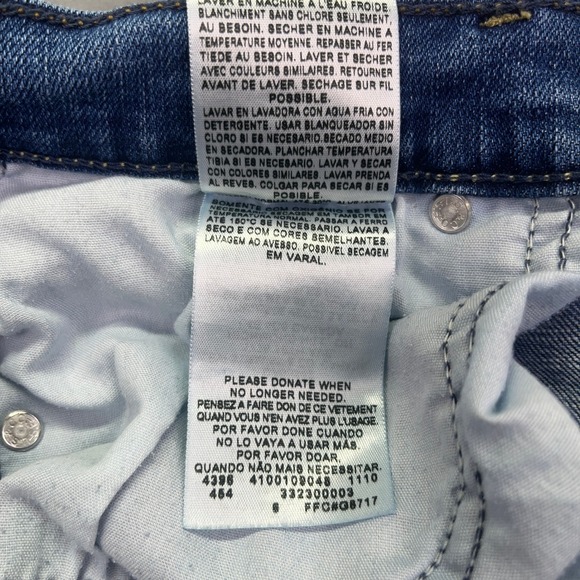 Signature Levi Strauss Capri Jeans Cuffed Hem Denim Blue Size 6 Fits 29" Grunge - Picture 9 of 11